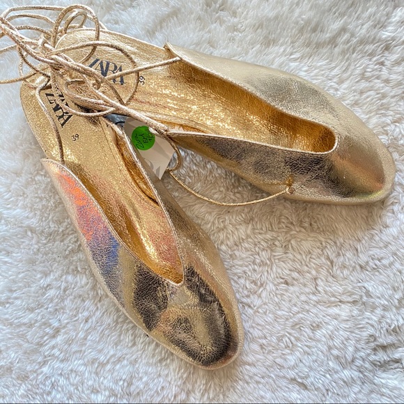 Zara Gold Lace SOLD ๐ - Picture 3 of 6